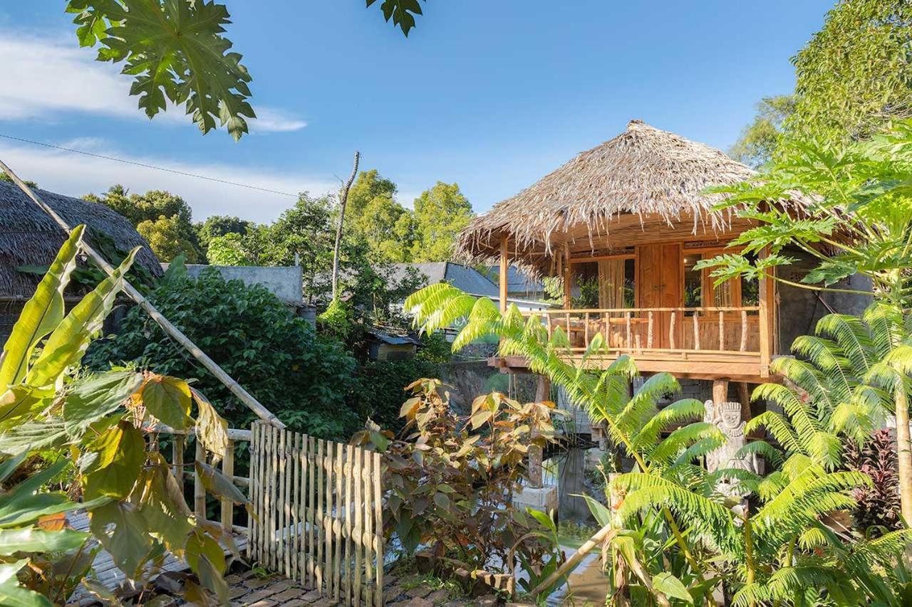Onong'S Homestay & Cafe Tomohon Eksteriør bilde