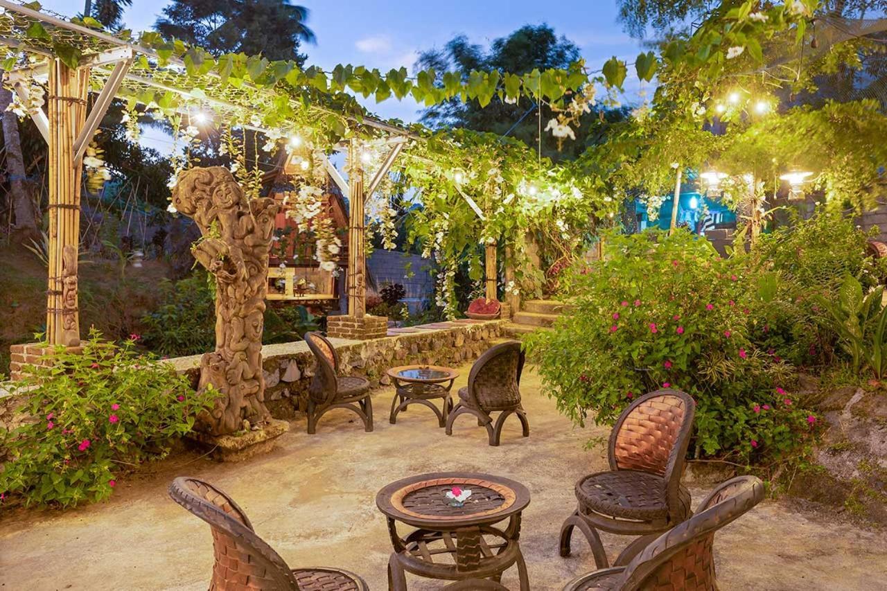 Onong'S Homestay & Cafe Tomohon Eksteriør bilde