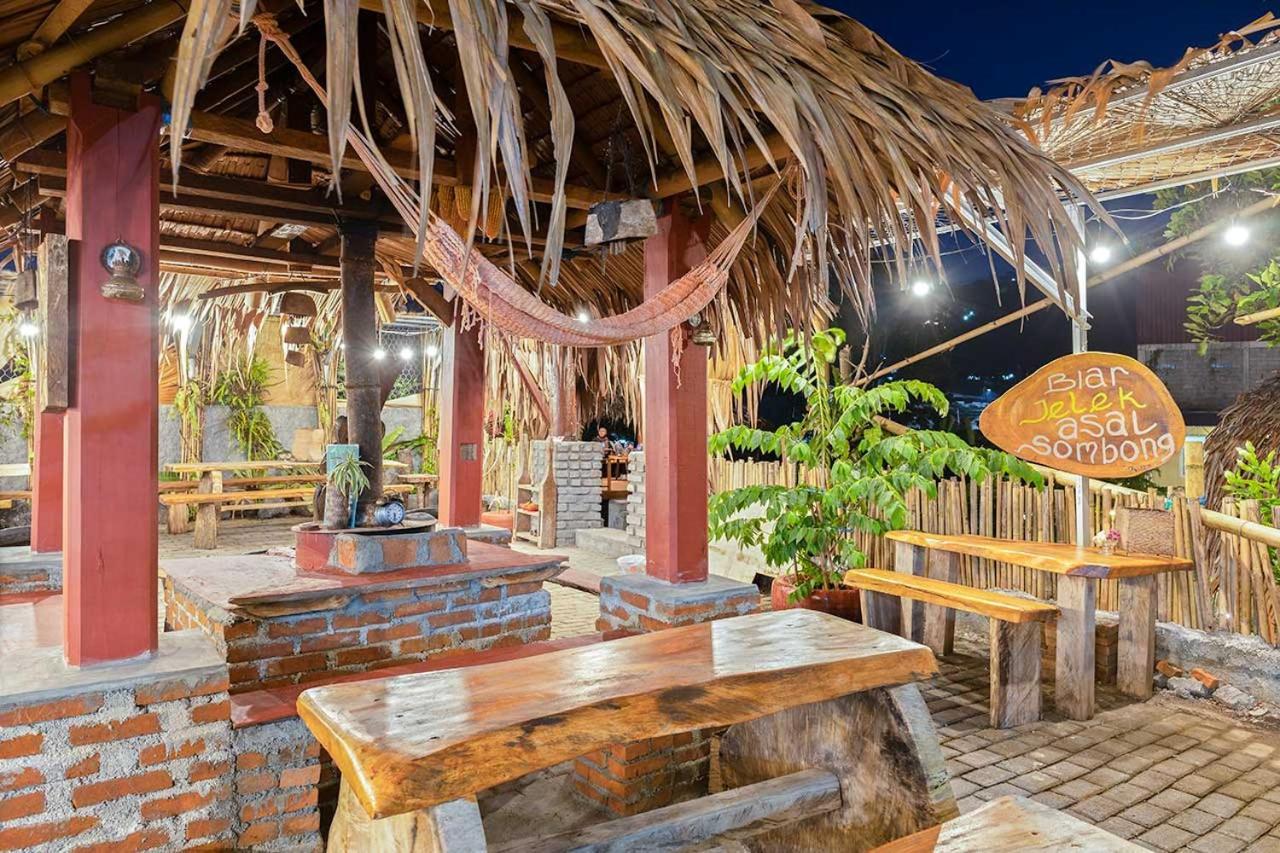 Onong'S Homestay & Cafe Tomohon Eksteriør bilde